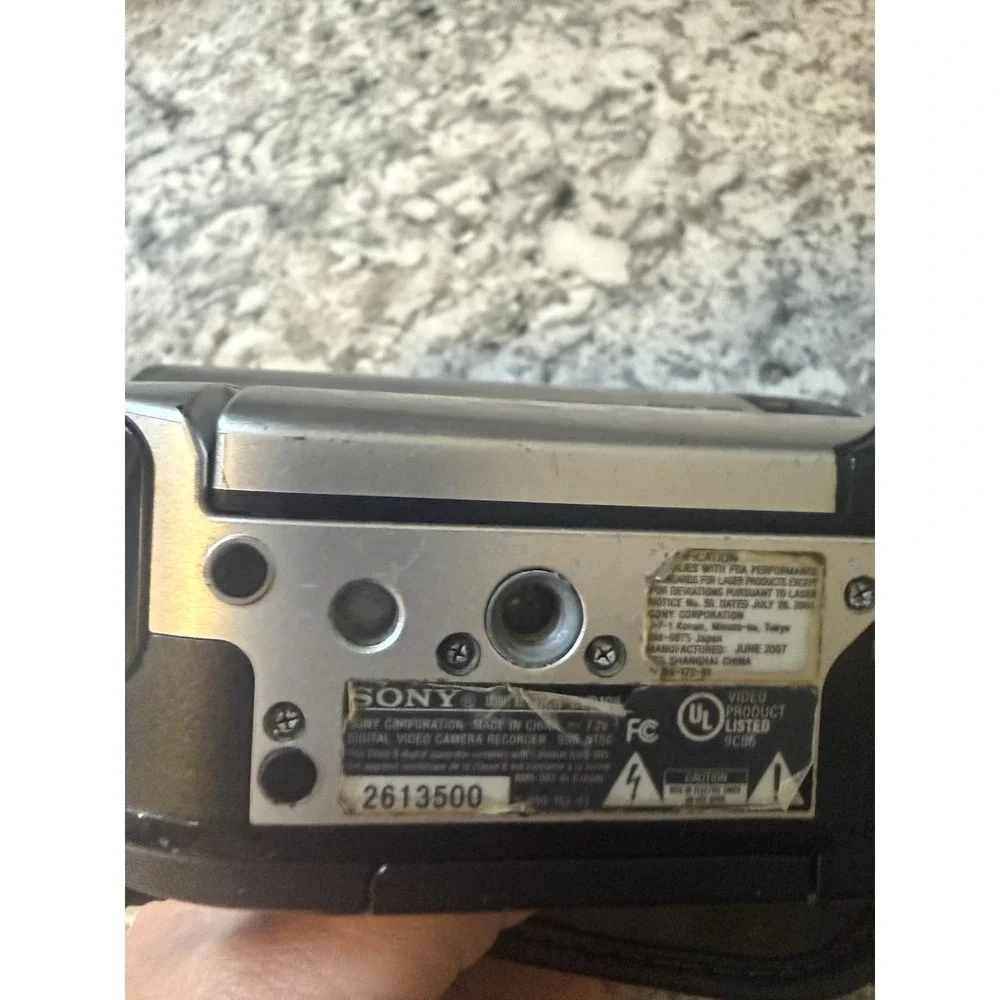 Sony Handycam DCR-DVD108 Camcorder Mini DVD Video Recorder Needs Battery